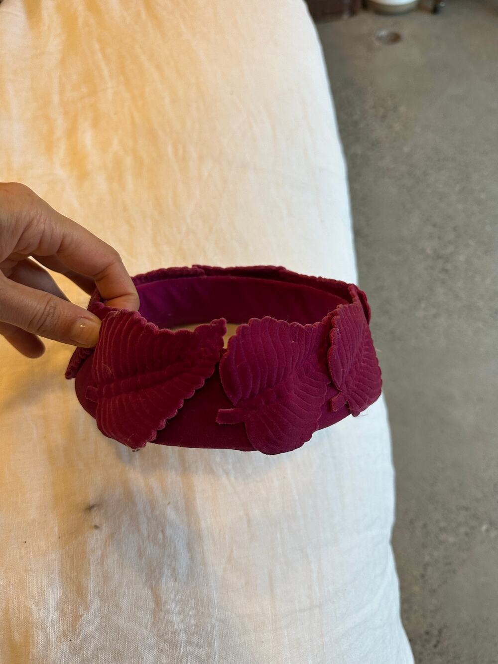Vintage Women’s Magenta Velvet Leaf Appliqué Pillbox Hat